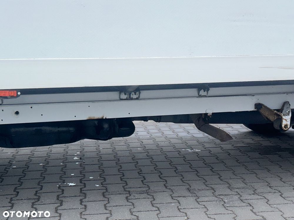 Mercedes-Benz Sprinter - 25