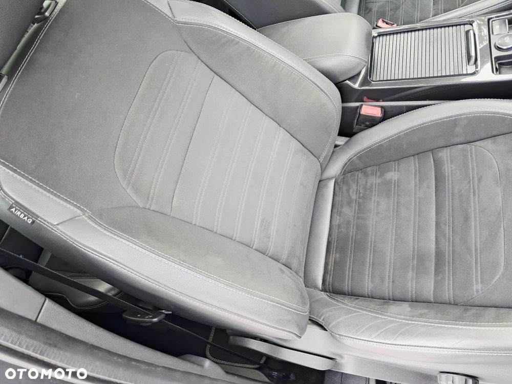 Ford Kuga 2.0 TDCi 4x4 ST-Line - 28