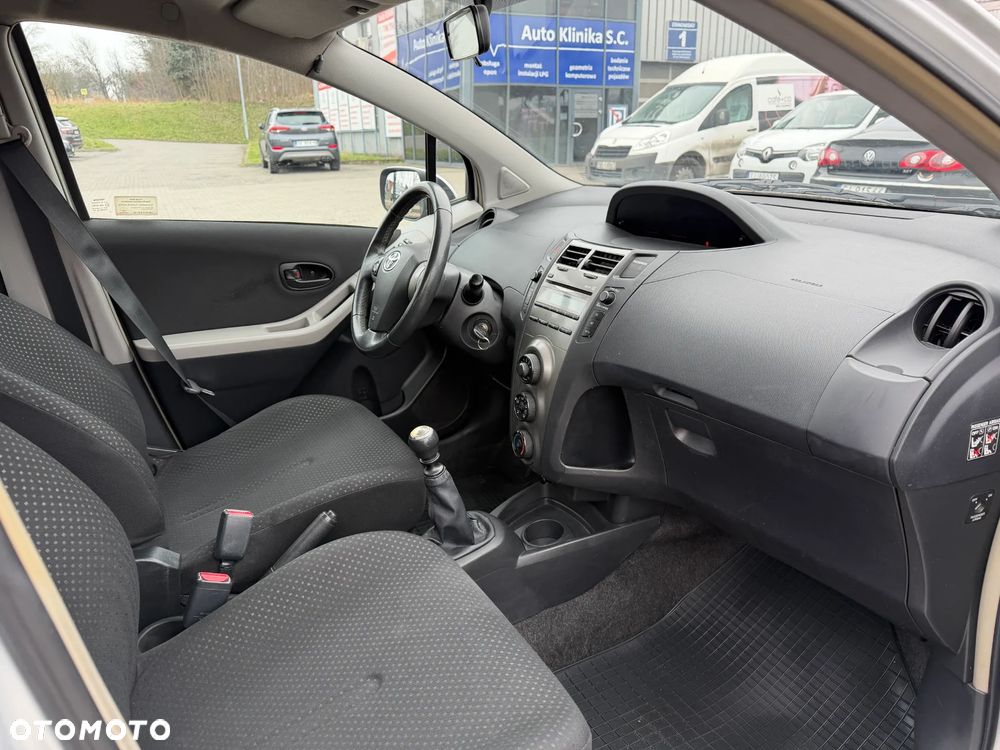 Toyota Yaris 1.33 Active - 10
