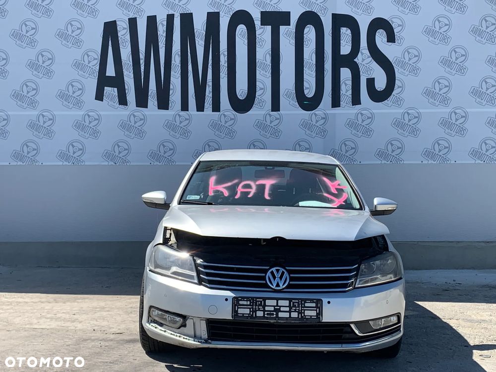 VW VOLKSWAGEN PASSAT B7 2010 *SAMOCHÓD NA CZĘŚCI* 1804  MASKA, LAMPA, DRZWI, LUSTERKO, ZDERZAK, GRILL, BŁOTNIK, KLAPA, BELKA, DESKA, FOTELE, KANAPA, ĆWIARTKA, KIEROWNICA, TARCZE, ZACISKI, ZAWIESZENIE, KOMPLETNY PRZÓD, KOMPLETNY TYŁ, LICZNIK, ZEGARY, PRAWE LEWE PRZÓD TYŁ - 2