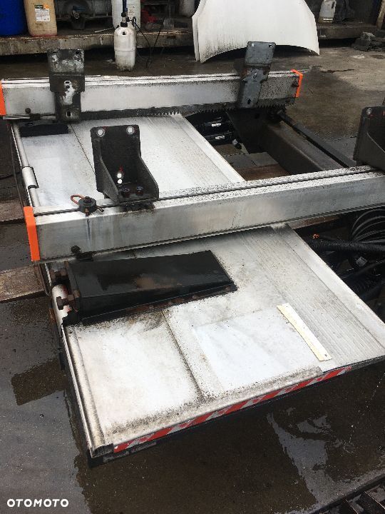Winda Dhollandia 24V 2013R 1500kg chowana pod kontener - 1