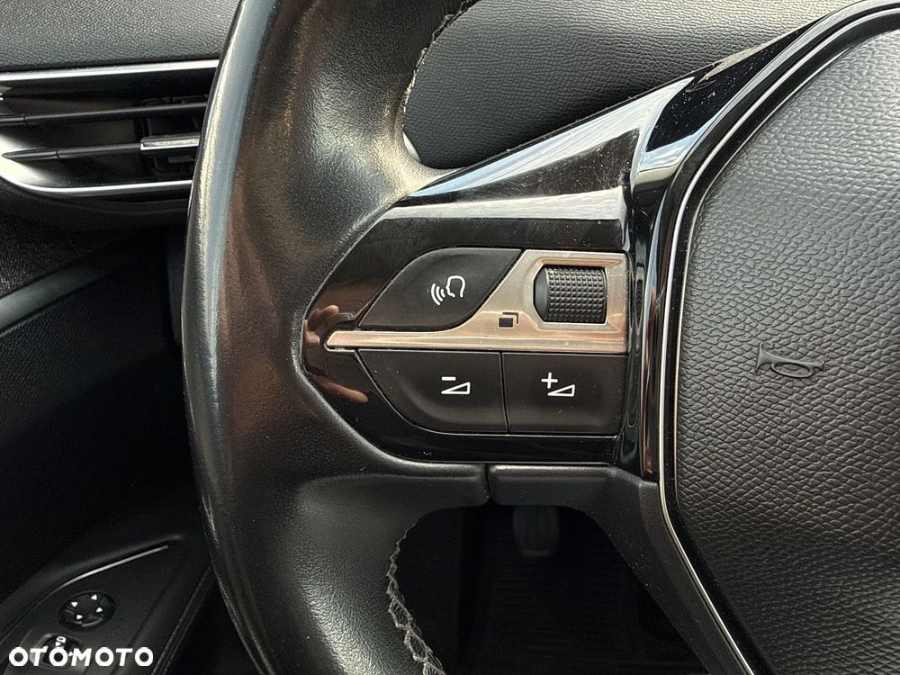 Nissan Qashqai 1.3 DIG-T mHEV N-Connecta Xtronic - 32