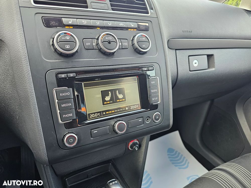 Volkswagen Touran 1.4 TSI DSG MATCH - 24