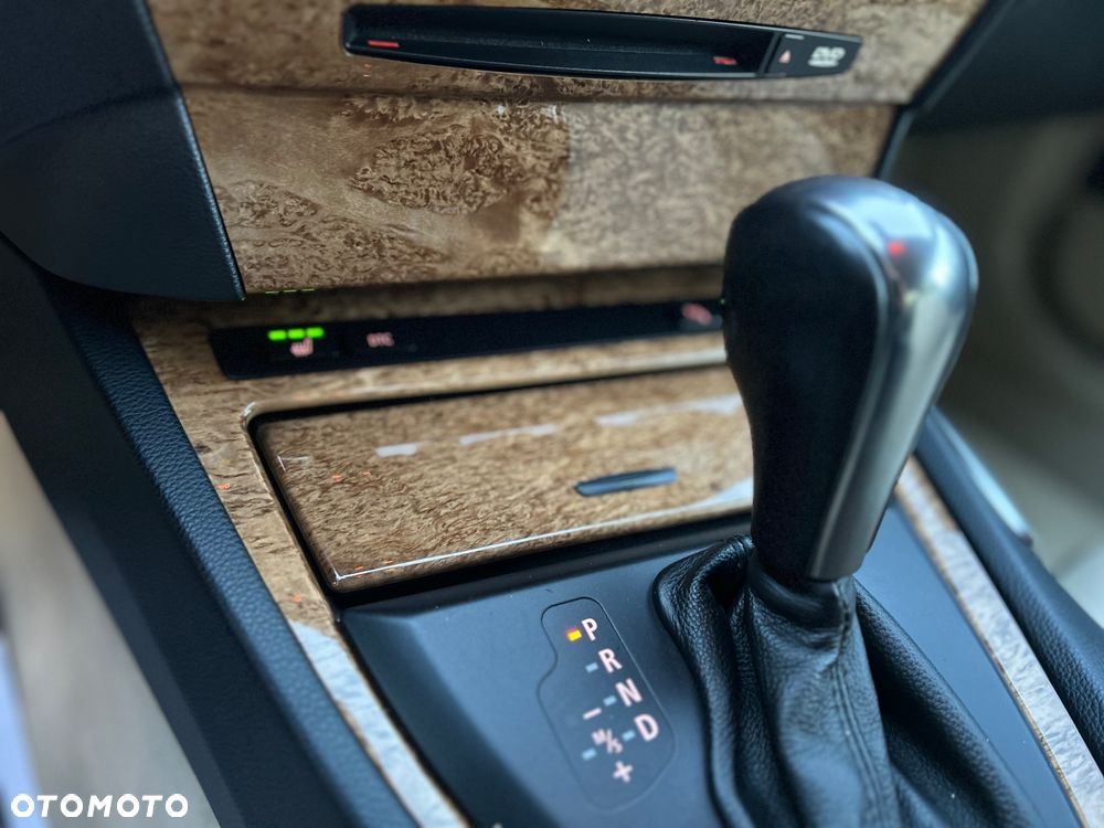 BMW Seria 6 650 i - 24