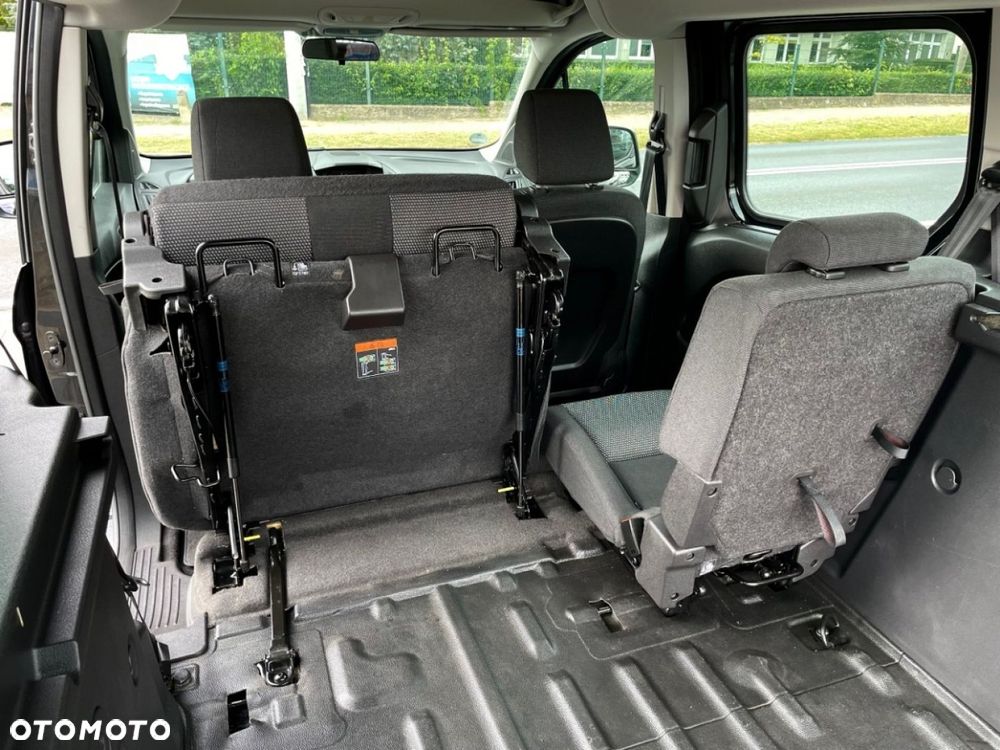 Ford Tourneo Connect - 19
