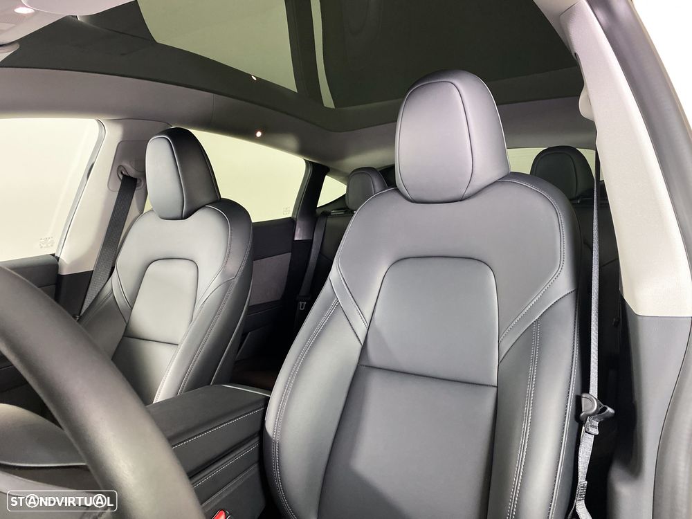 Tesla Model Y Standard RWD - 20
