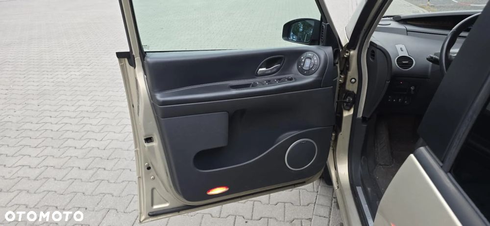 Renault Grand Espace 2.0 dCi FAP Initiale - 31