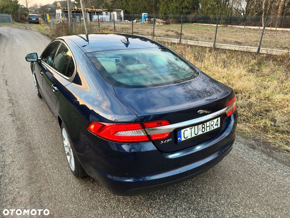 Jaguar XF 2.2 D Luxury - 30