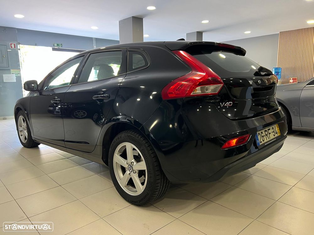Volvo V40 2.0 D2 Momentum - 5