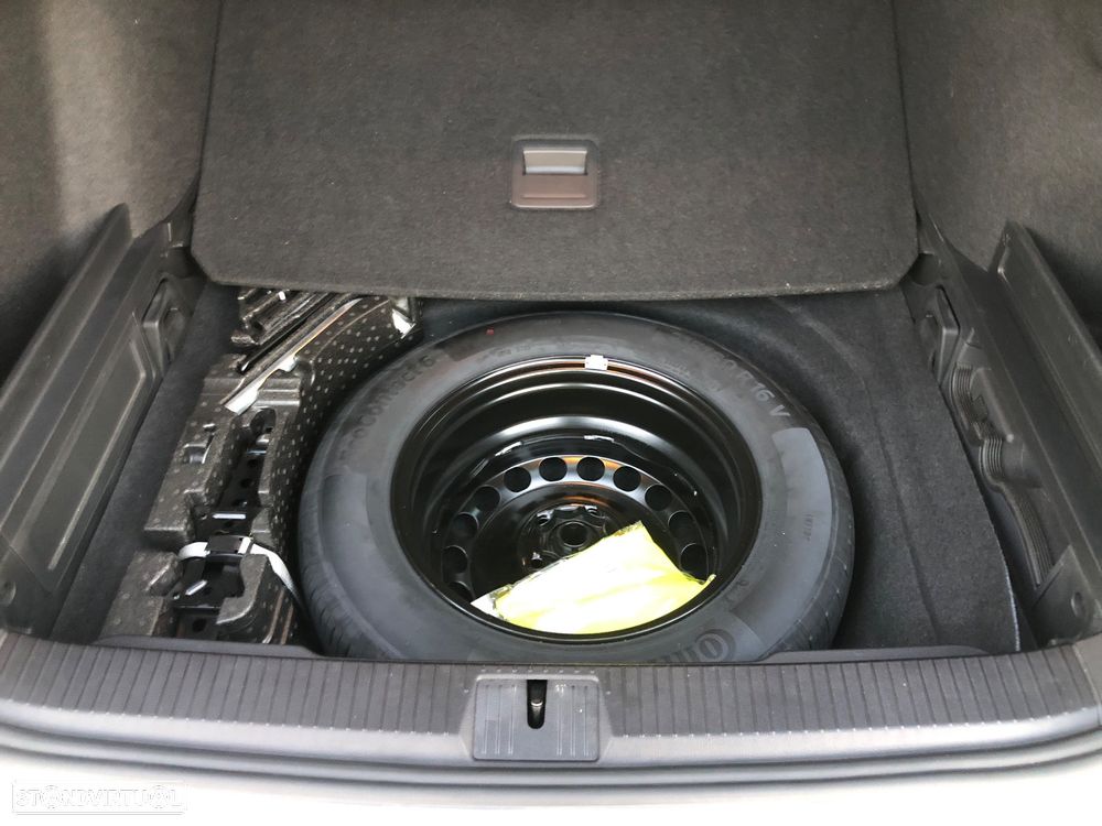 VW Passat Variant 2.0 TDi Business DSG - 16