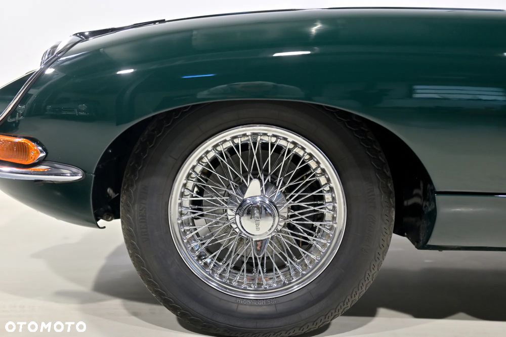 Jaguar E-Type - 6