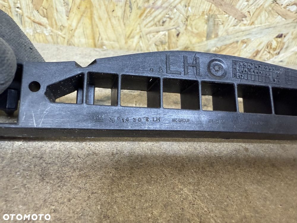 OPEL CORSA E ŚLIZG ZDERZAKA LEWY PRZÓD MOCOWANIE 39014302 K123/85 - 2