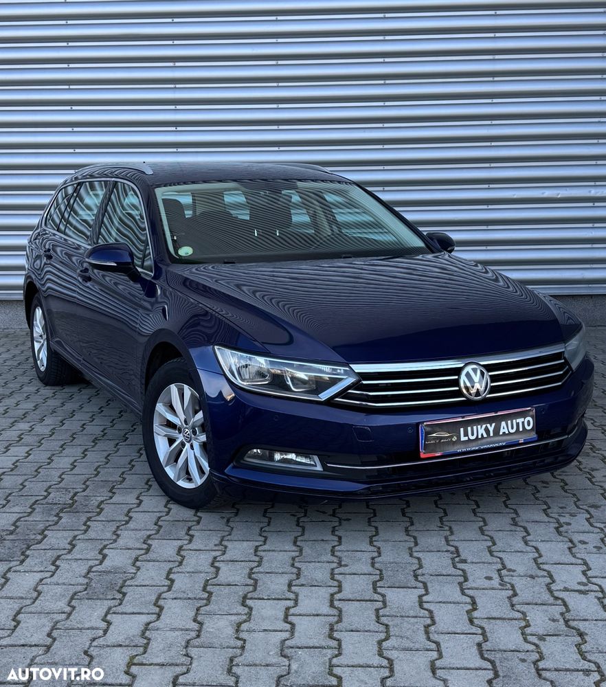 Volkswagen Passat - 1