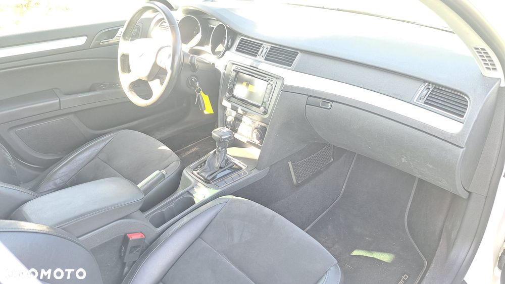 Skoda Superb 2.0 TDI DSG Exclusive - 20