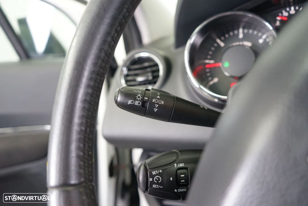 Peugeot 3008 1.6 HDi Allure - 21