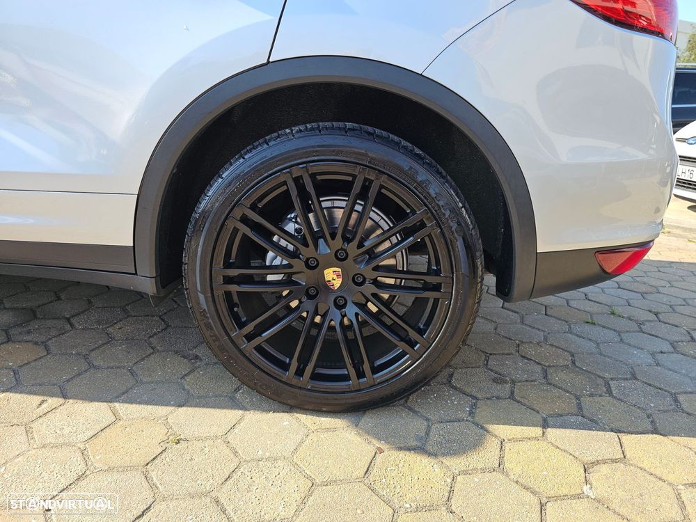 Porsche Cayenne II Platinum Edition - 18