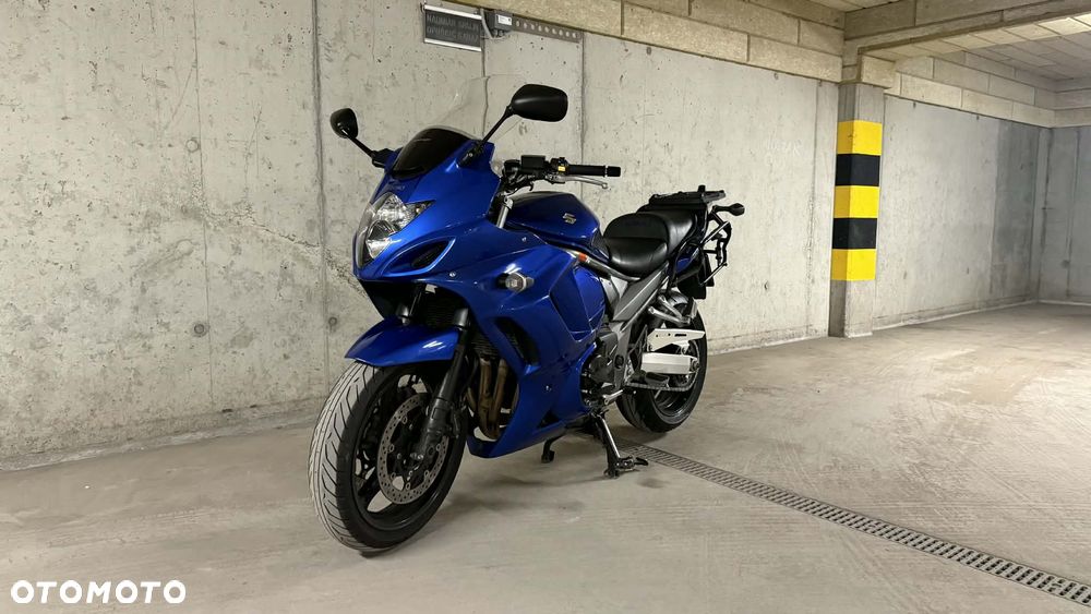Suzuki GSX - 12