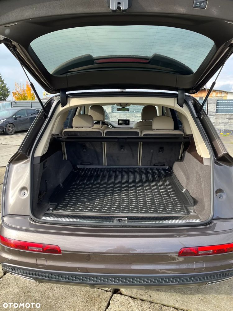 Audi Q7 - 11