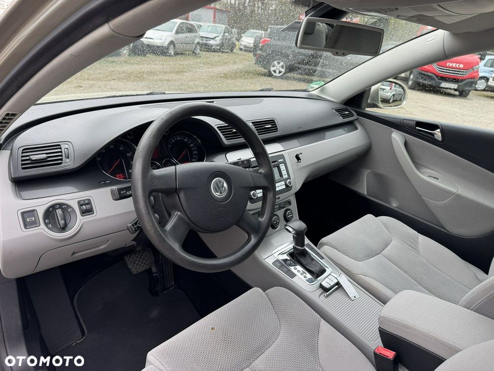 Volkswagen Passat 2.0 FSI Automatik Comfortline - 23