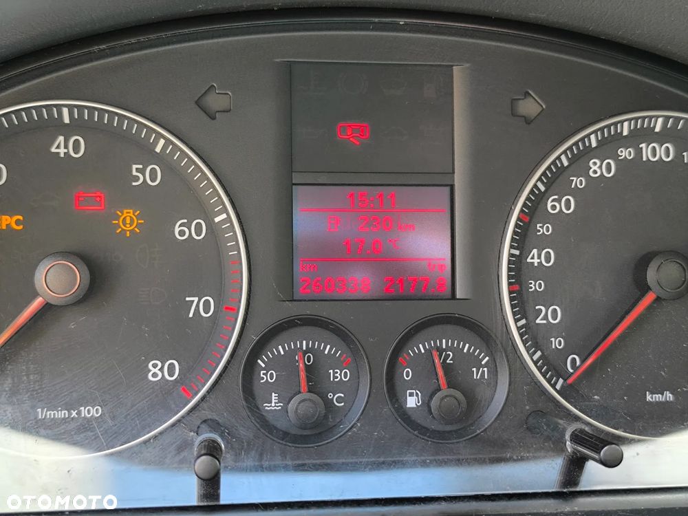 Volkswagen Touran - 13
