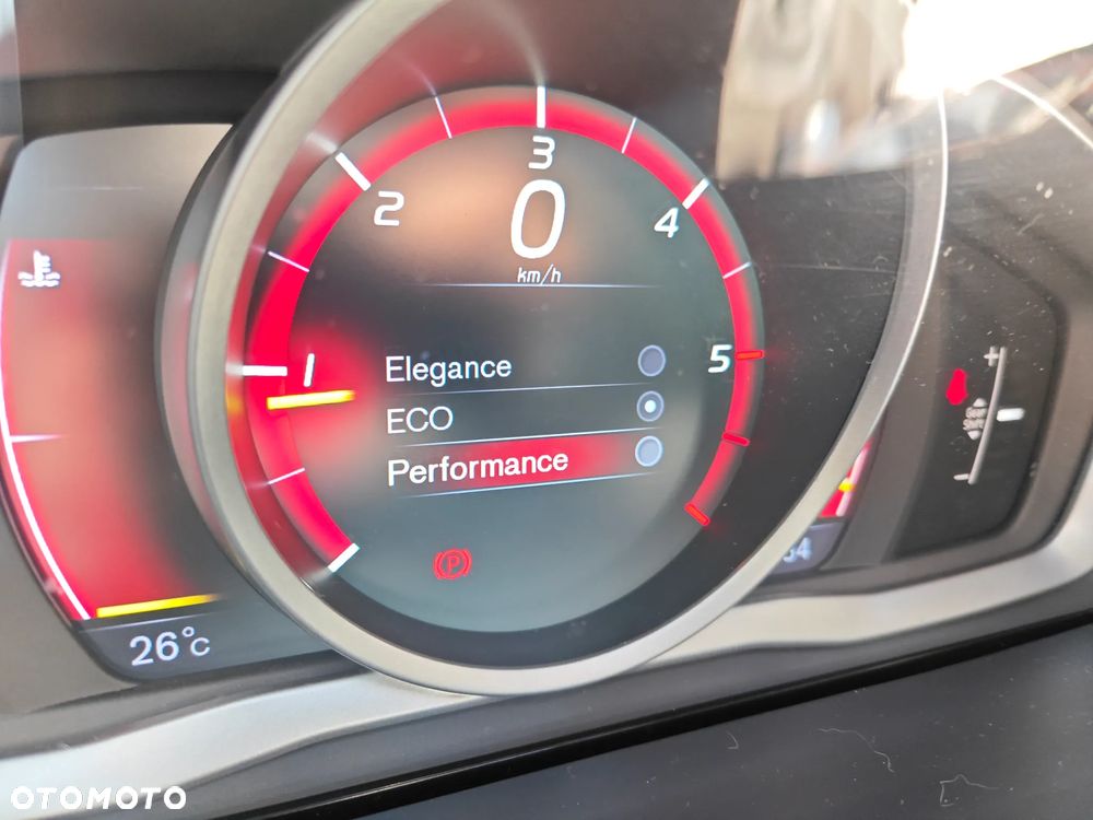 Volvo V60 D4 Drive-E Dynamic Edition (Momentum) - 19