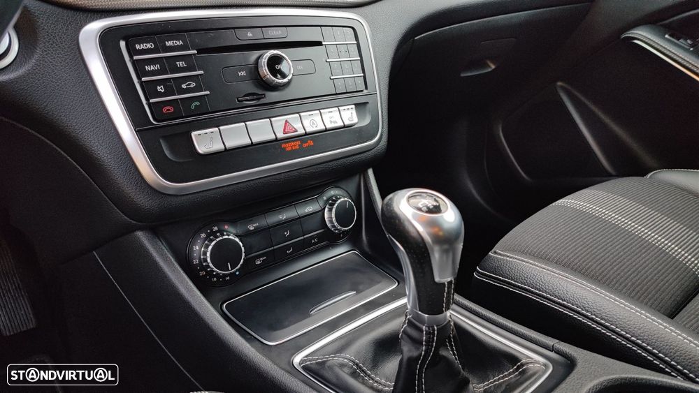 Mercedes-Benz GLA 180 d Urban - 17