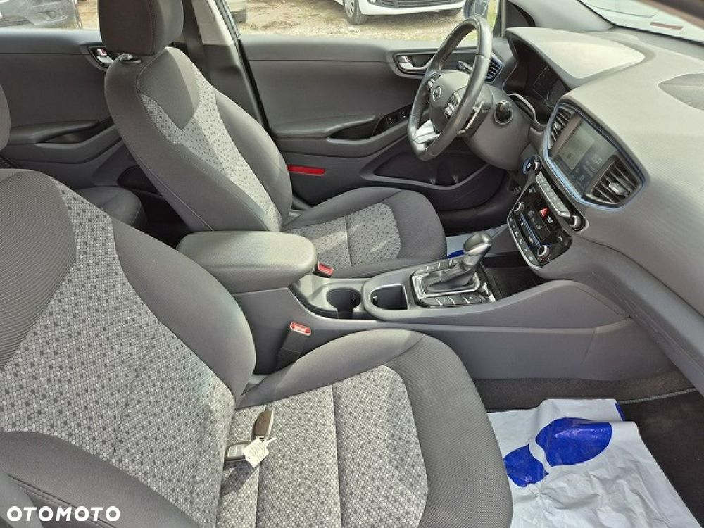 Hyundai IONIQ - 21