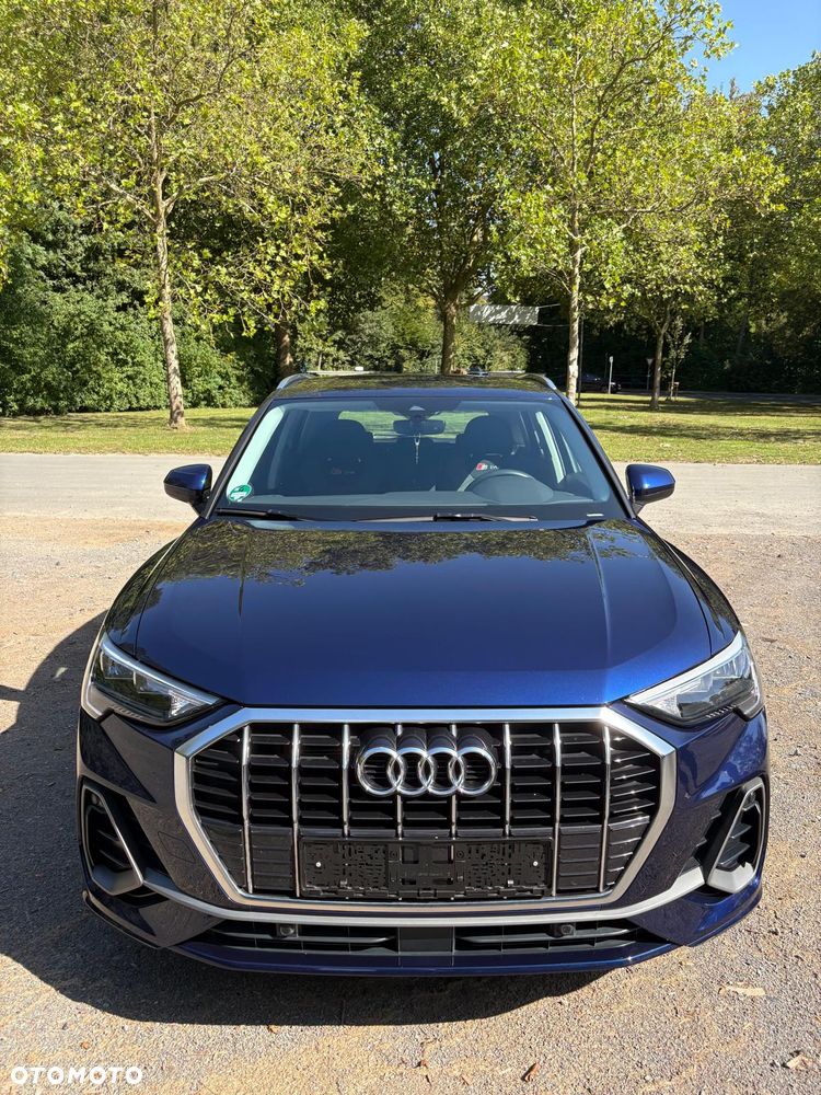 Audi Q3 35 TFSI S-Line - 1