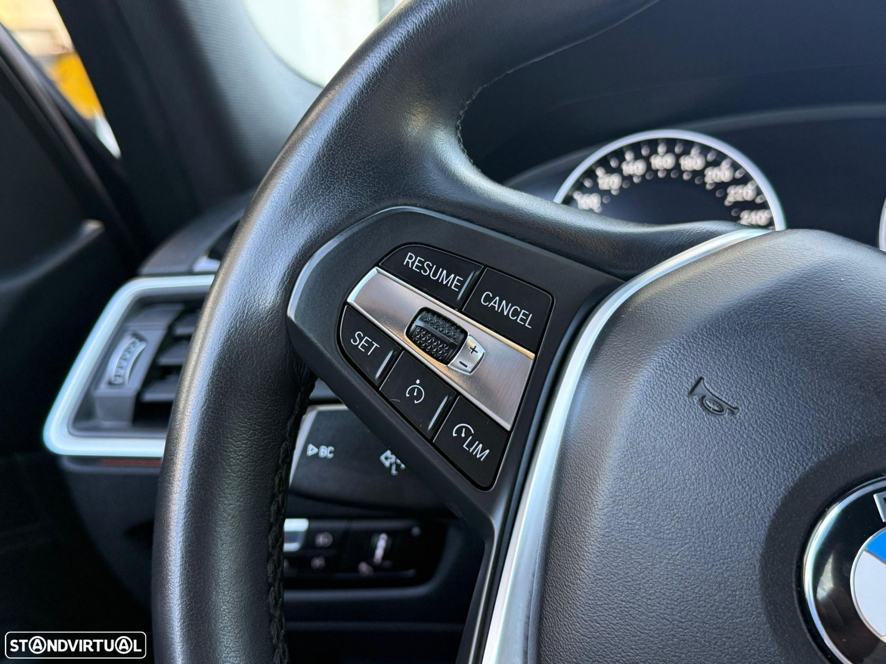 BMW 318 d Line Sport - 18