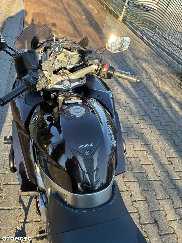 Yamaha FJR - 6