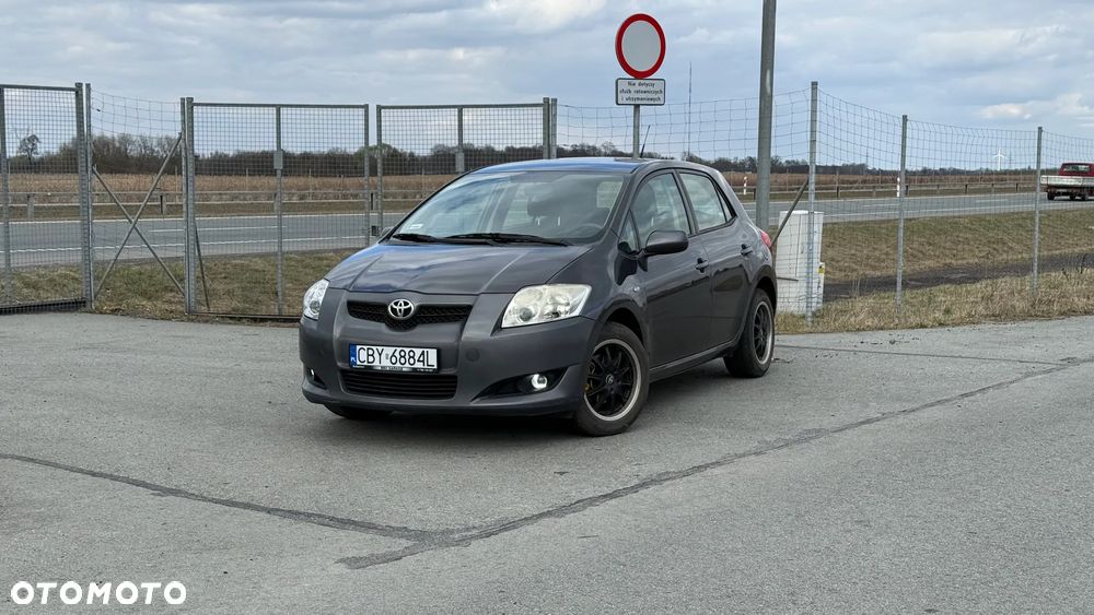 Toyota Auris 1.6 VVT-i Sol - 1