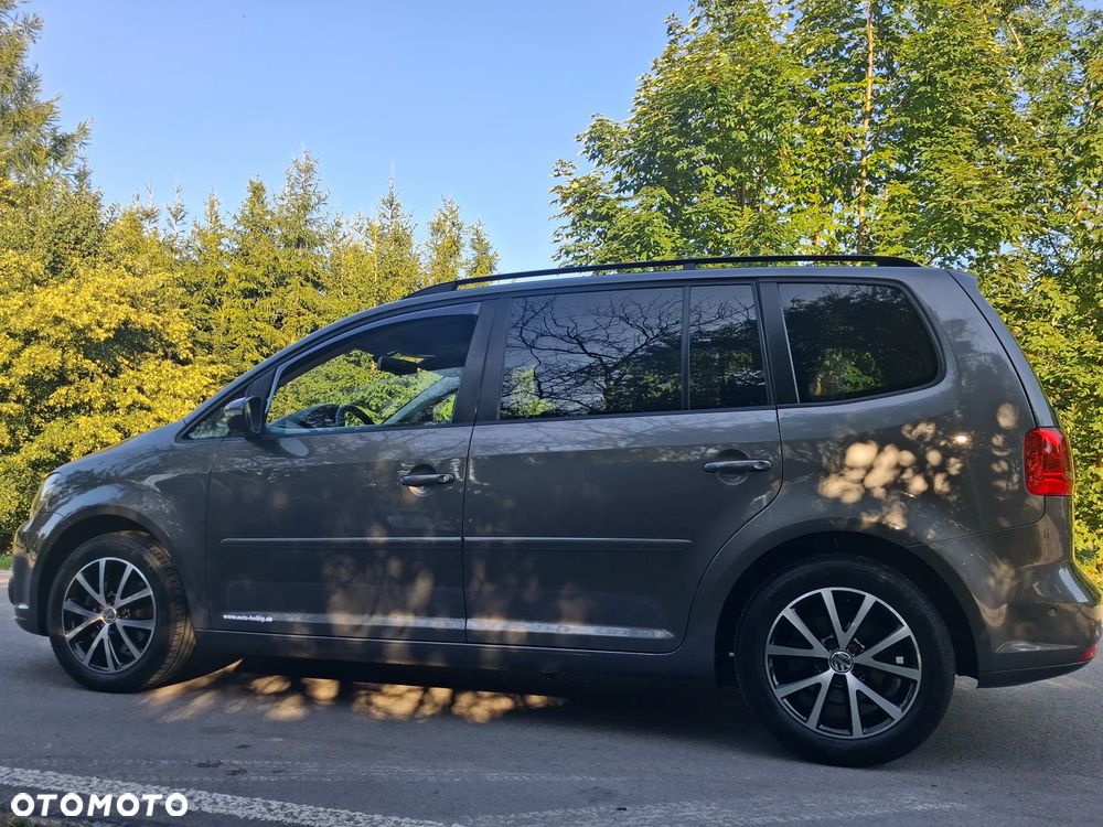 Volkswagen Touran - 9