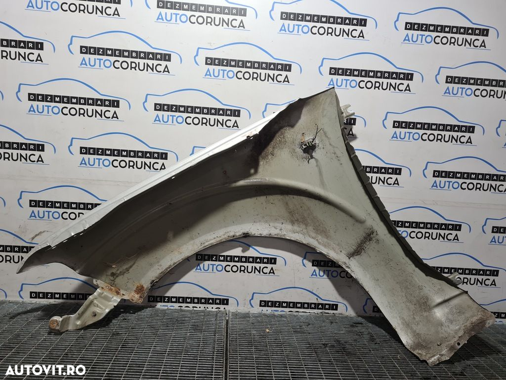 Aripa Dreapta Fata Nissan Navara D40 2006 - 2010 4 Usi ARGINTIU KLOL 857 (927) CU DEFECT - 2