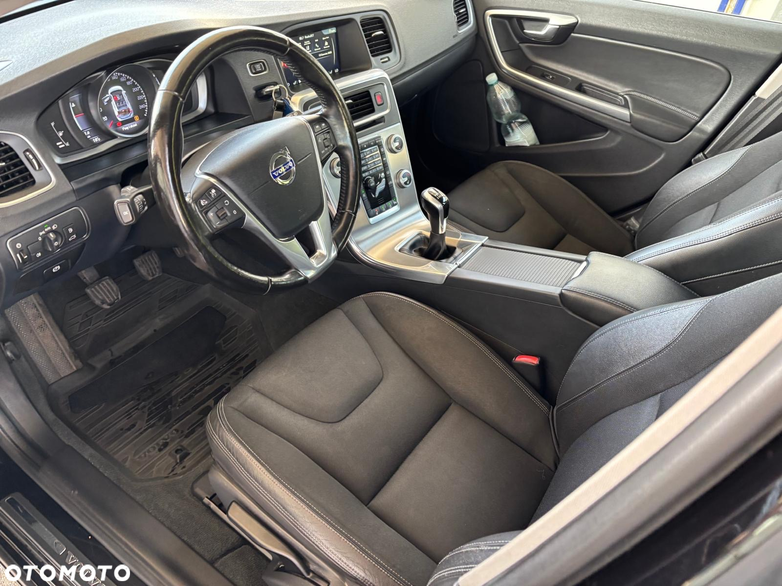 Volvo V60 D4 Drive-E Dynamic Edition (Momentum) - 11