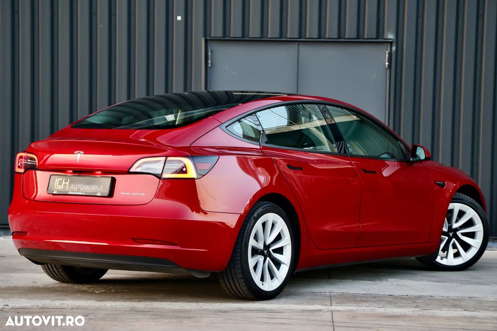 Tesla Model 3 - 3