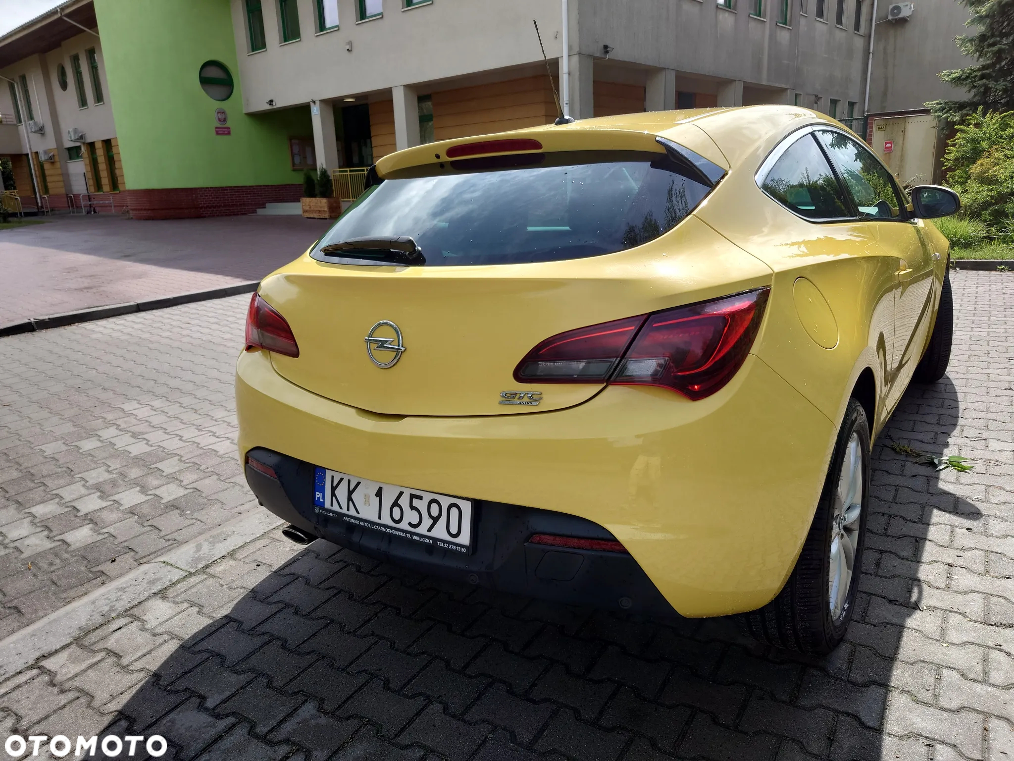 Opel Astra GTC 1.6 Turbo Edition - 3