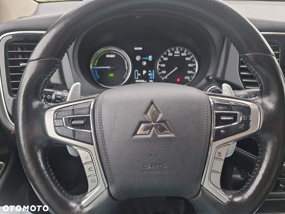 Mitsubishi Outlander 2.0 4WD Plus - 12