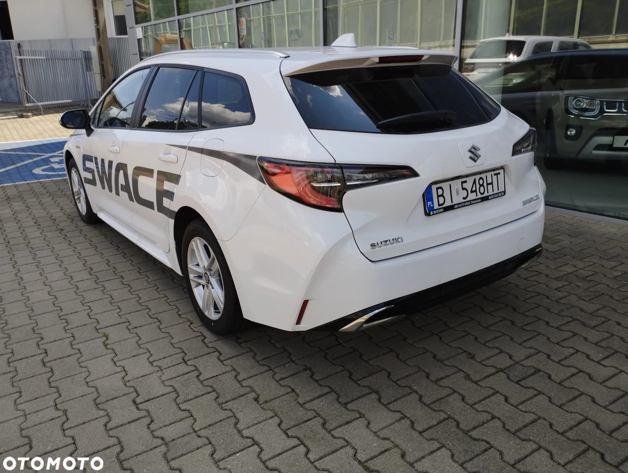 Suzuki Swace 1.8 Hybrid Premium Plus CVT - 6