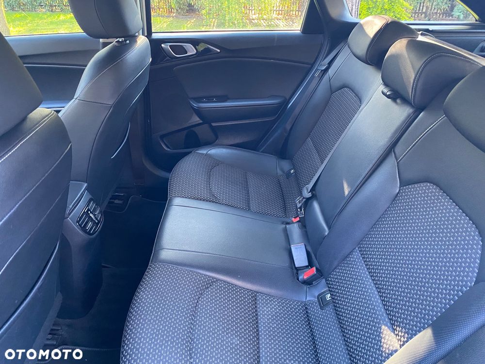 Kia Ceed - 24