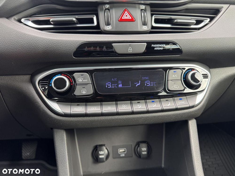 Hyundai i30 1.5 DPI Smart - 16
