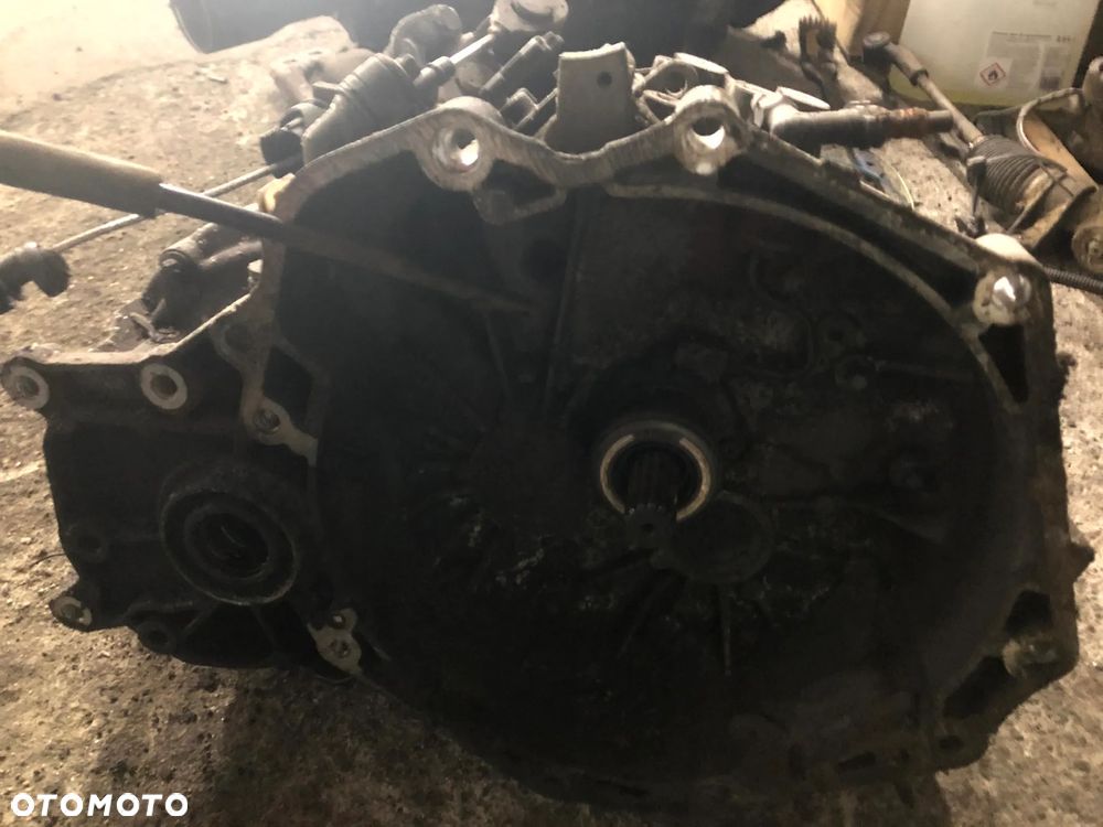 SKRZYNIA BIEGÓW OPEL ASTRA ZAFIRA A 2.0D 5495775 - 2