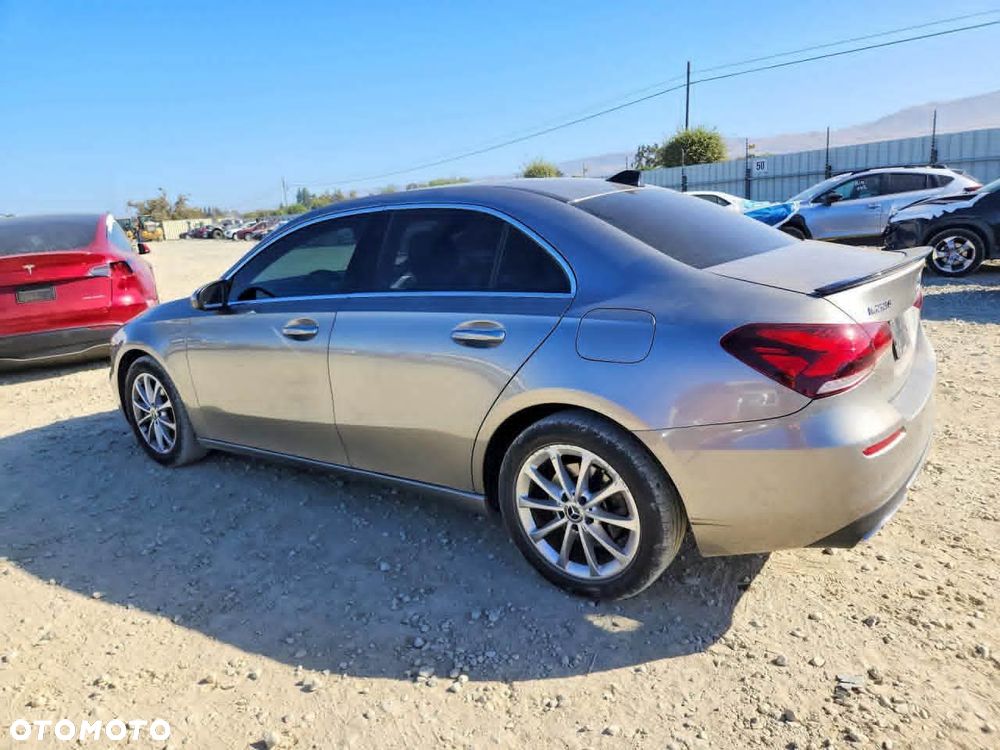 Mercedes-Benz Klasa A 220 4-Matic 7G-DCT - 2