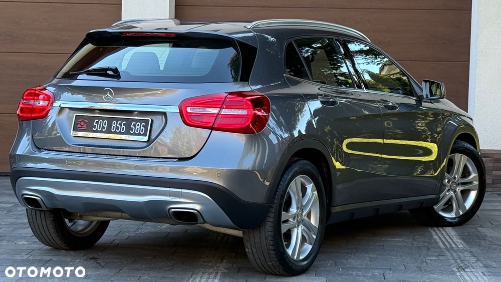 Mercedes-Benz GLA - 15
