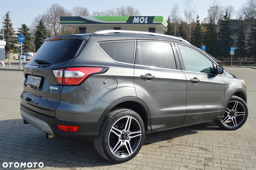 Ford Kuga 1.5 EcoBoost 2x4 Titanium - 24