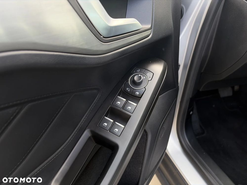 Ford Focus 1.0 EcoBoost mHEV Titanium Design - 27