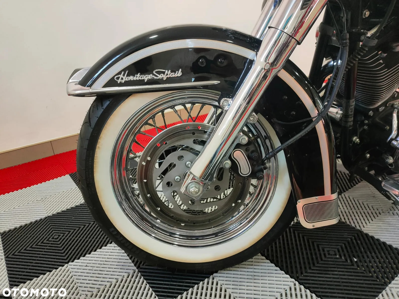 Harley-Davidson Softail Heritage Classic - 31