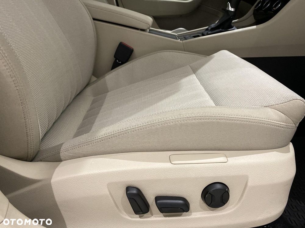 Skoda Superb 2.0 TDI SCR 4x4 Style DSG - 19