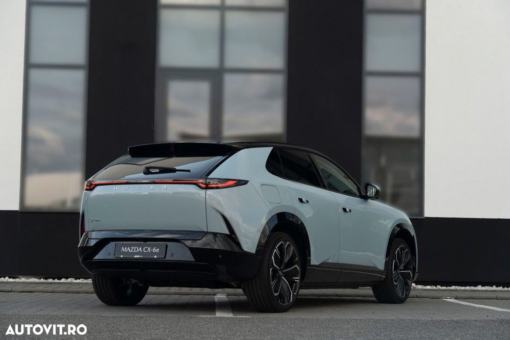 Mazda CX-6e - 30