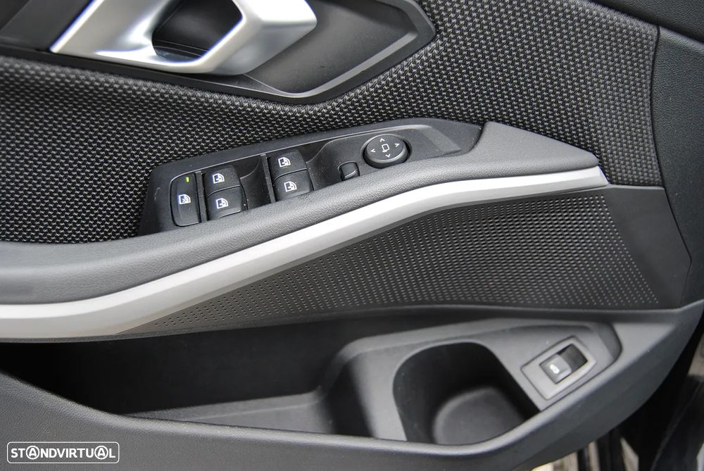 BMW 318 d Touring Advantage - 23