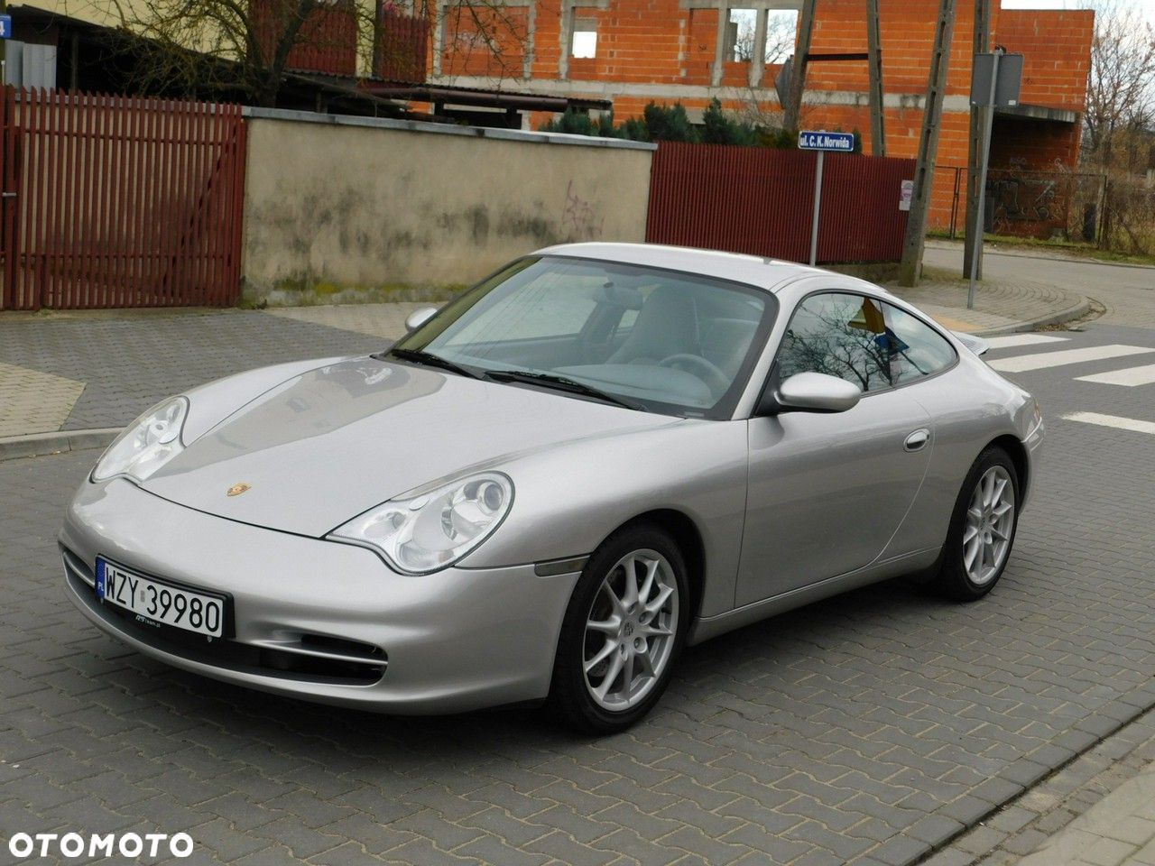 Porsche 911 Carrera - 13